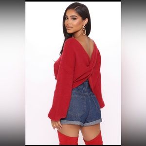 Fashion Nova brand new burgundy twist back sweater in Large